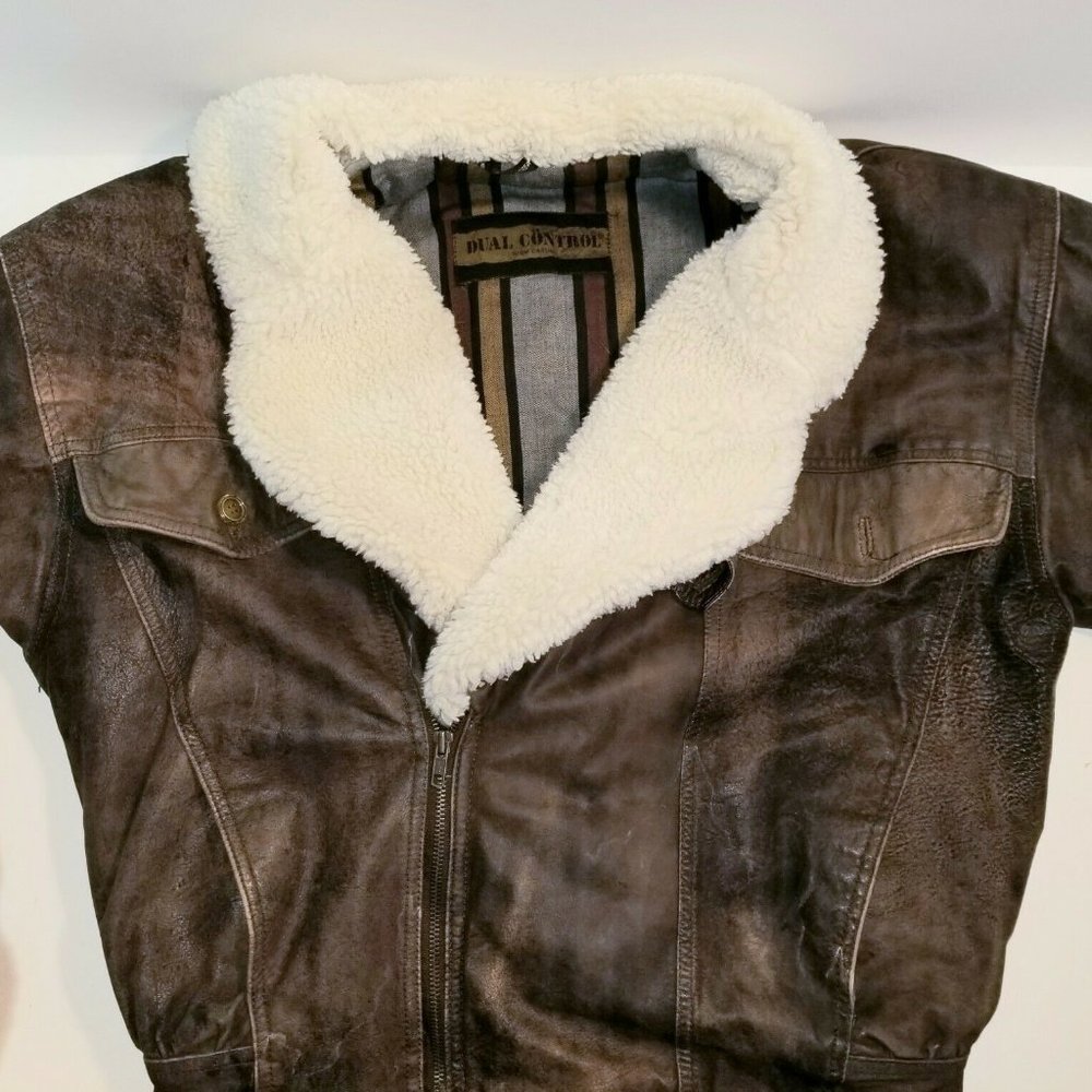 VTG LEATHER MEN'S BOMBER WITH SHEARLING COLLAR 38